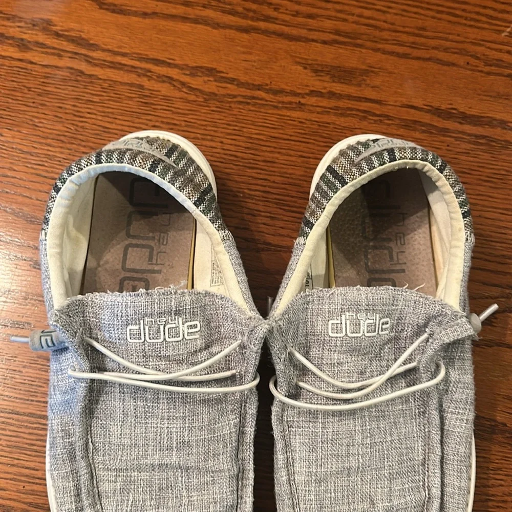 Men’s hey dude, shoes size 11
